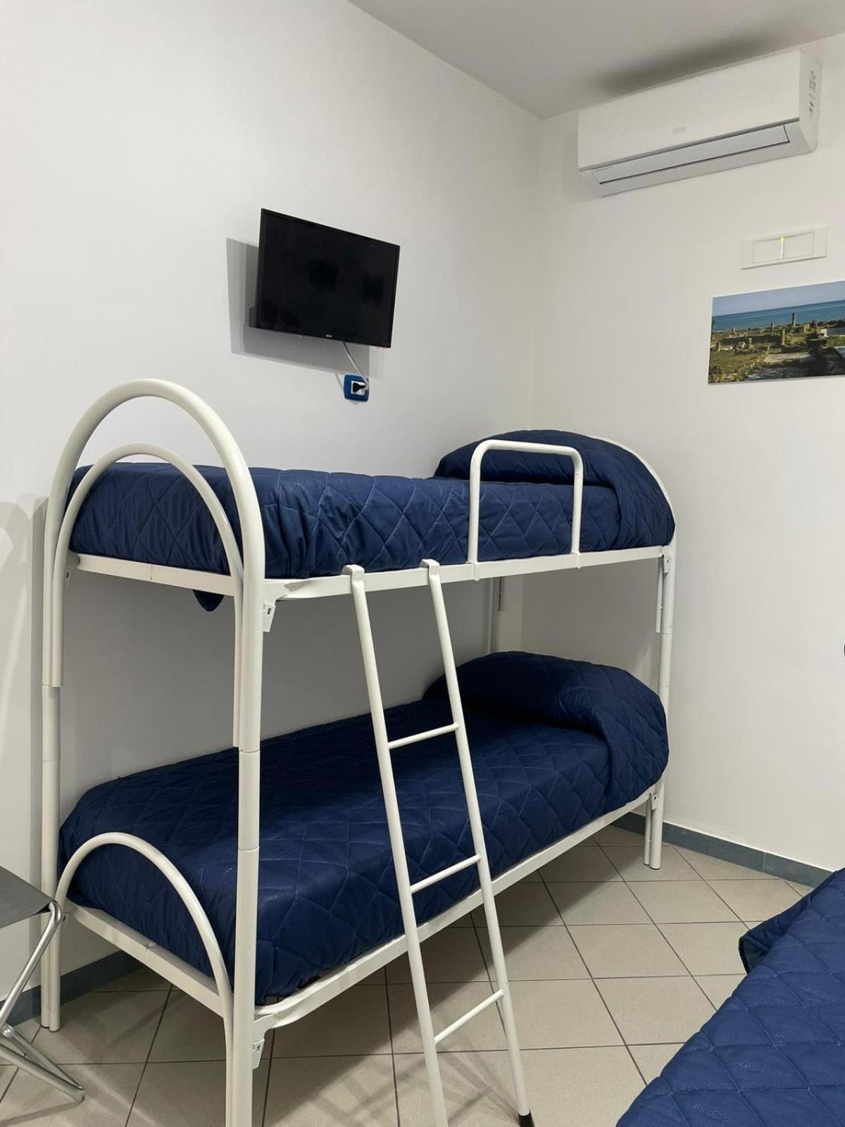 Casa Vacanze La Casetta Di Zinu' Porto Empedocle Ngoại thất bức ảnh
